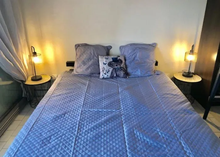 318, Port Vénus Au Village Naturiste * Agde